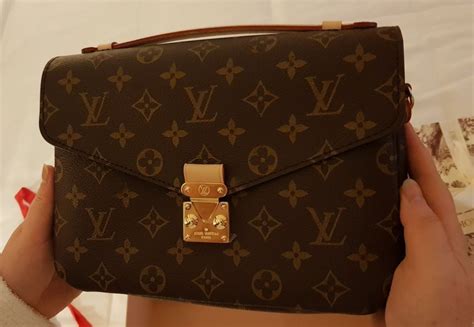 come distinguere louis vuitton originale|Louis Vuitton italian website.